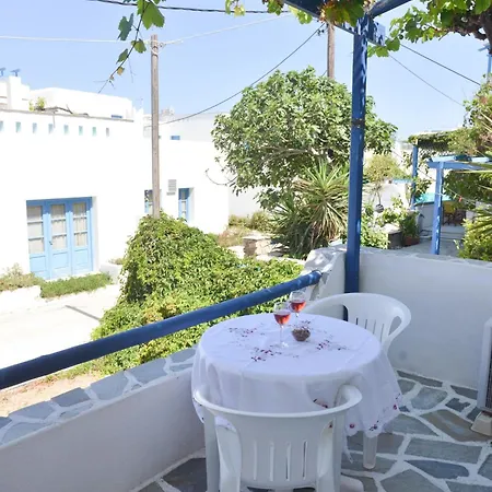 Plaza * Agia Anna (Naxos)