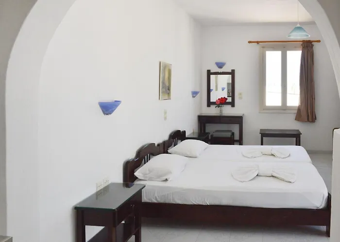 Plaza * Αγία Άννα