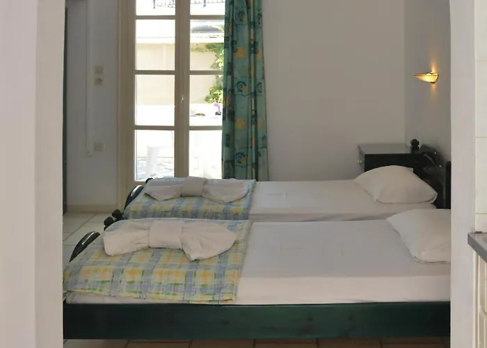 Plaza Αγία Άννα