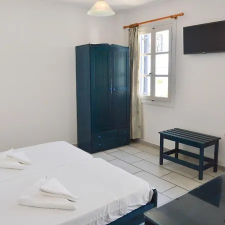 Plaza * Agia Anna (Naxos)