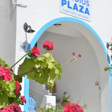 Plaza * Agia Anna (Naxos)